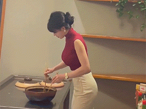 ​拌到一半想起来没戴口罩